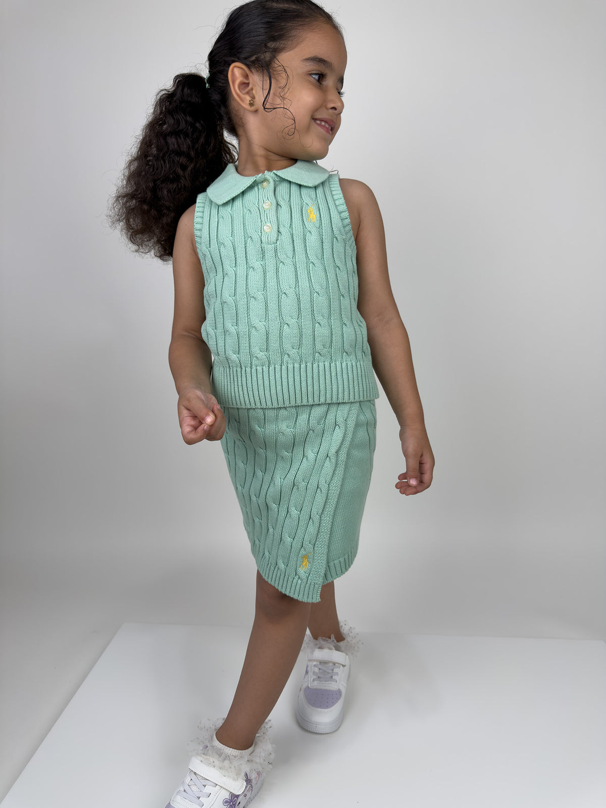 Sleeveless Cable-Skirt Set
